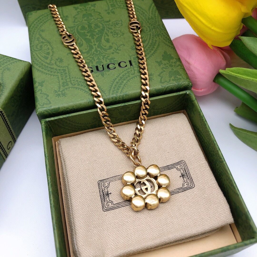 18K GG Flower Crystals Necklace