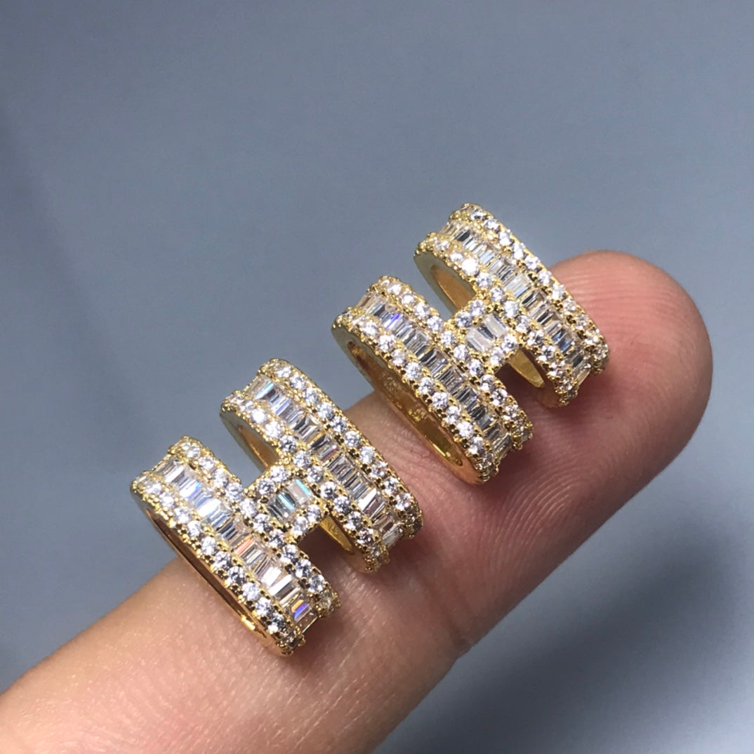 18K Pop H Diamonds Earrings