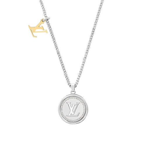 18K Louis Catch Pendant Necklace