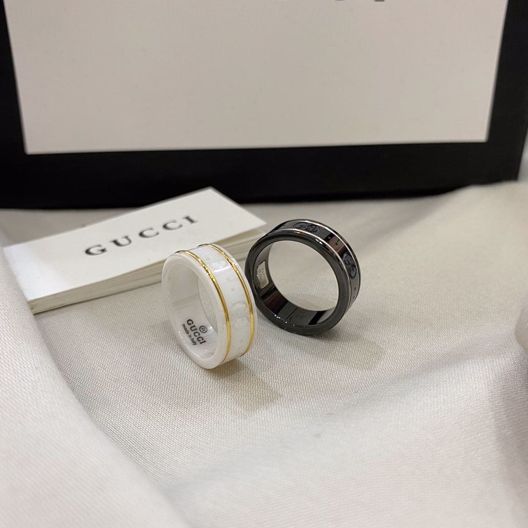 18K Double G Icon White Zirconia Ring