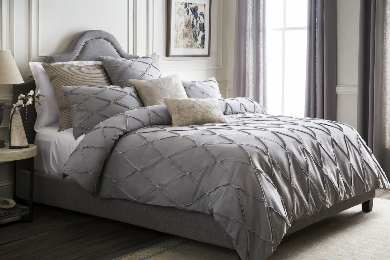 Ploce Black Gold Bedding