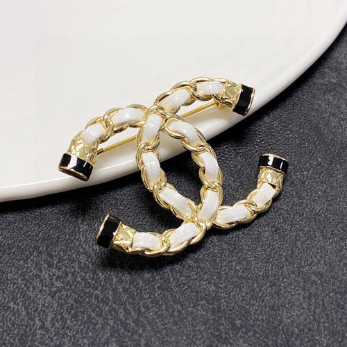 18K CHANEL CC Brooch