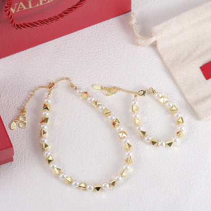 18K Vlogo Rockstud Pearls Bracelet