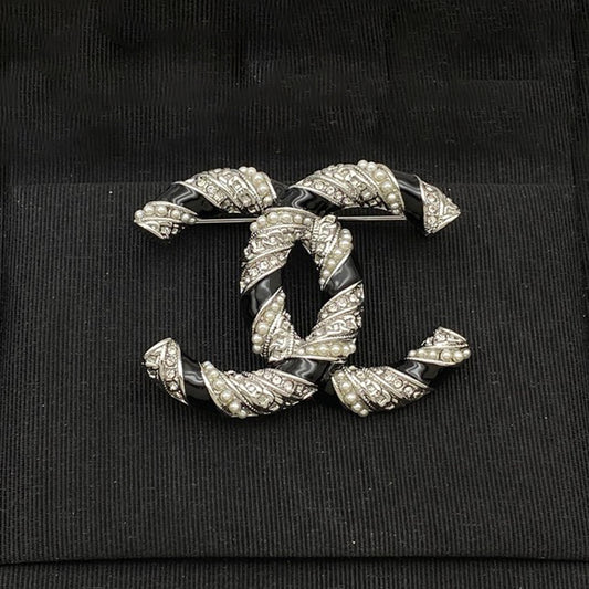 18K CC Black & White Gold Diamond Brooch