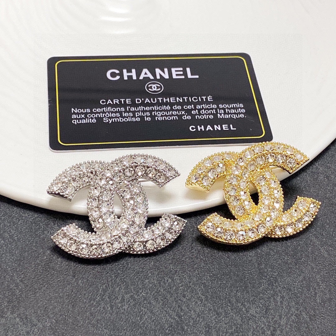 18K CC Diamonds Brooch