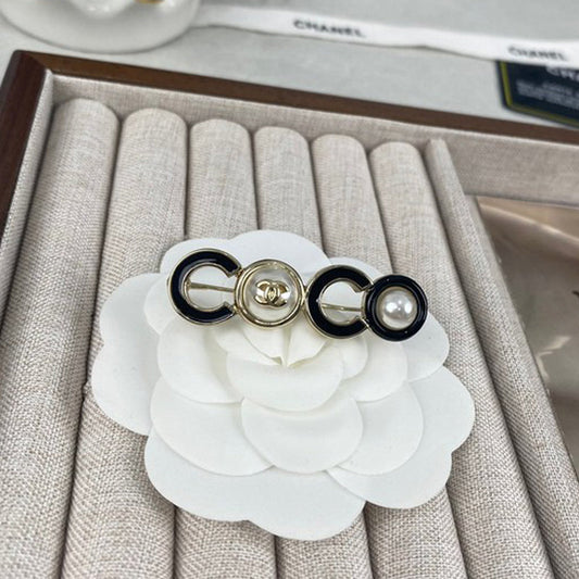 18K CC Coco Crush Brooch