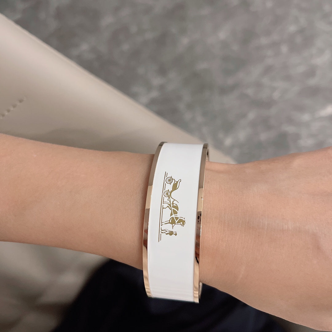 18K Enamel Cal¡§¡§che Wide Bangle H Bracelet