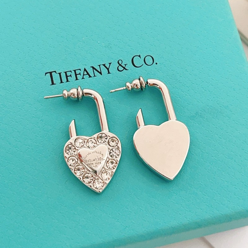 18K T Diamond Heart Earrings