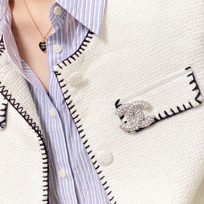 18K CC Diamonds Brooch