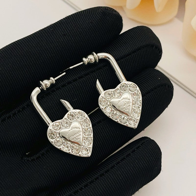 18K T Diamond Heart Earrings