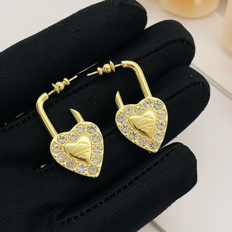18K T Diamond Heart Earrings