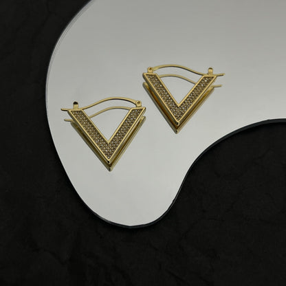 18K Vlogo Diamonds Earrings