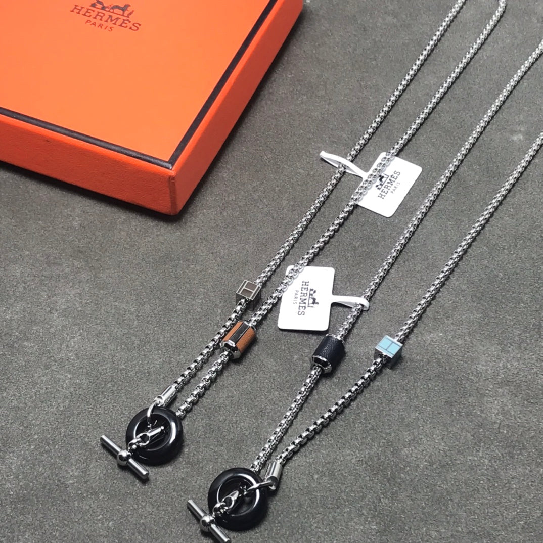 18K Meli-Melo H Necklace