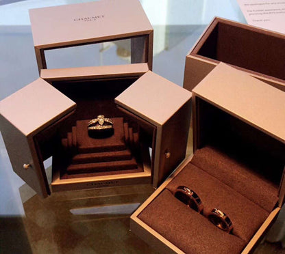 18K Jos¨¦phine Engagement Ring