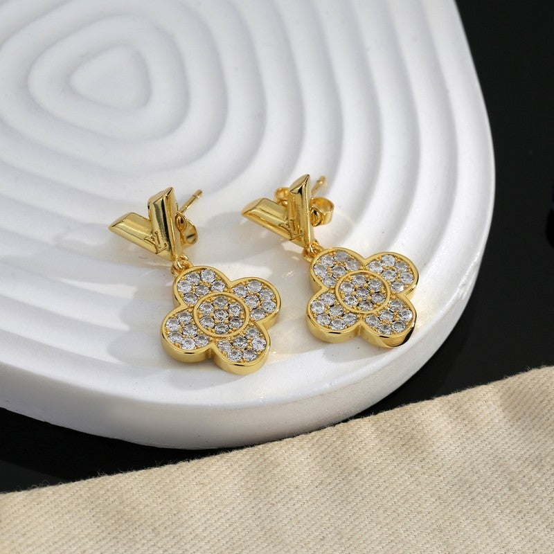 18K Louis Diamond Flower Earrings