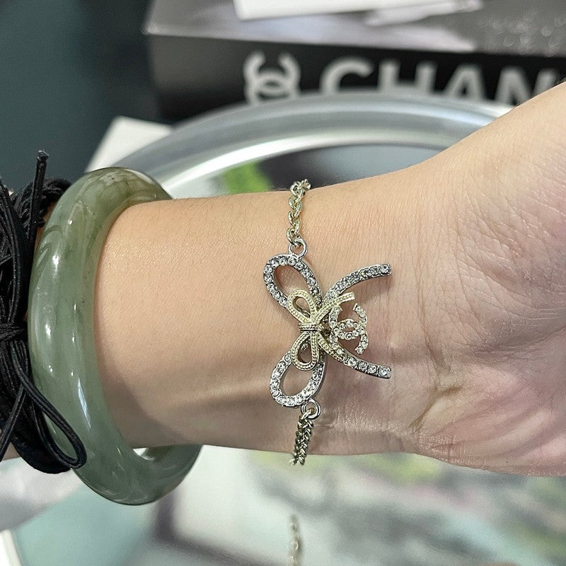 18K CC Bow Tie Chain Bracelet