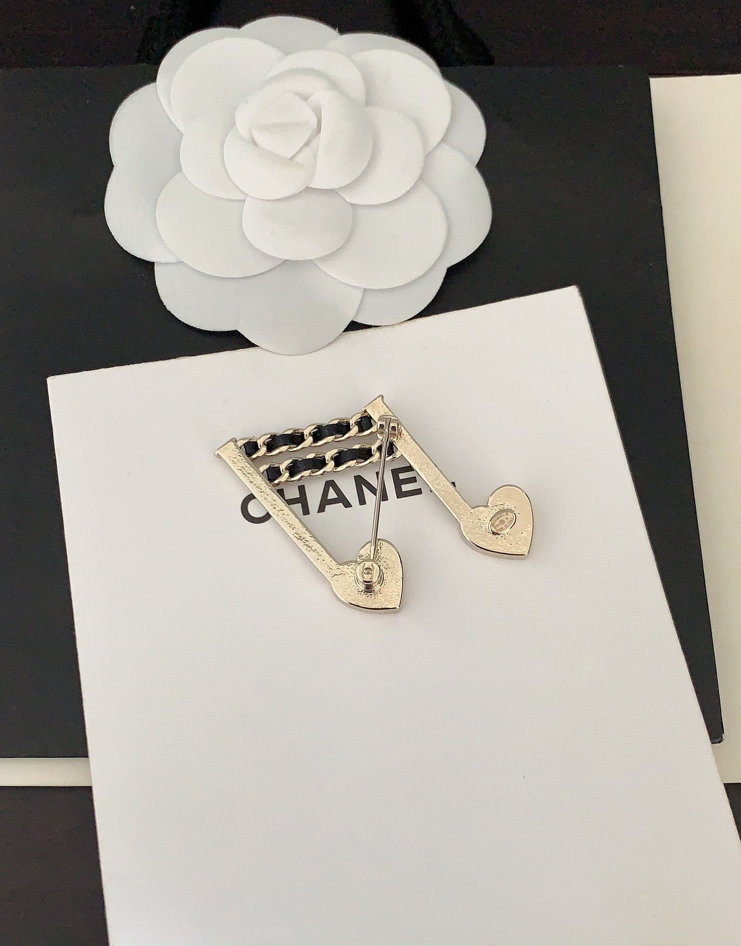 18K CC Music Symbol Brooch