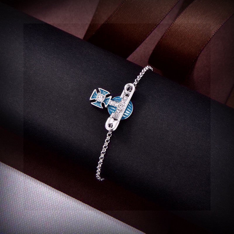 18K Vivienne West Mayfair Bas Relief Pendant Bracelet