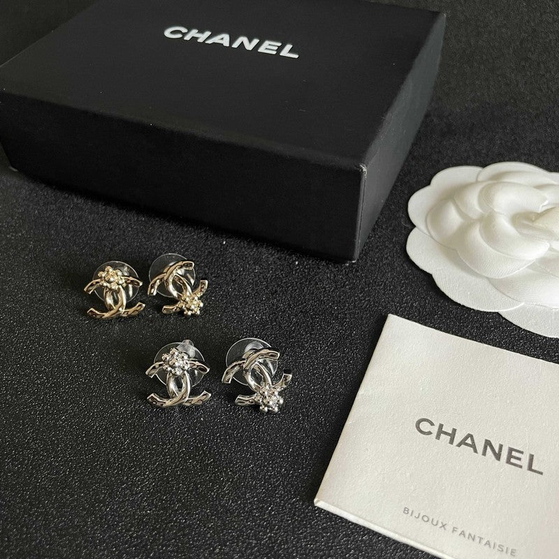 18K CC Vintage Flower Gold Earrings