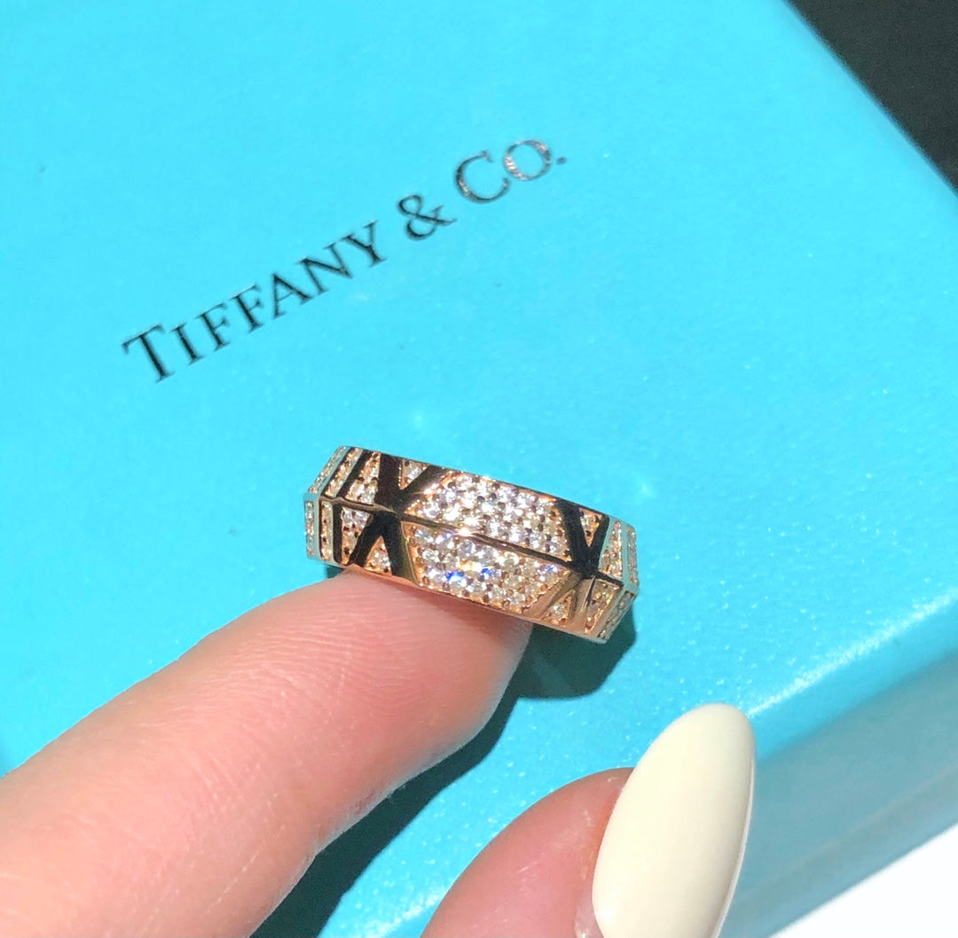 18K T Atlas x Closed Wide Ring