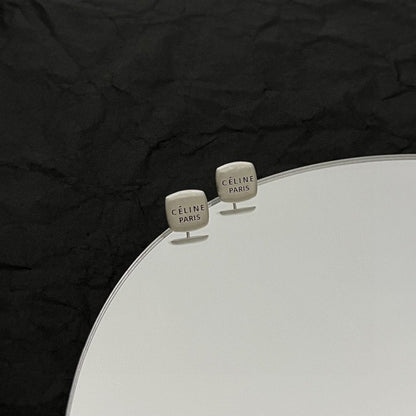 18K CE White Gold Earrings