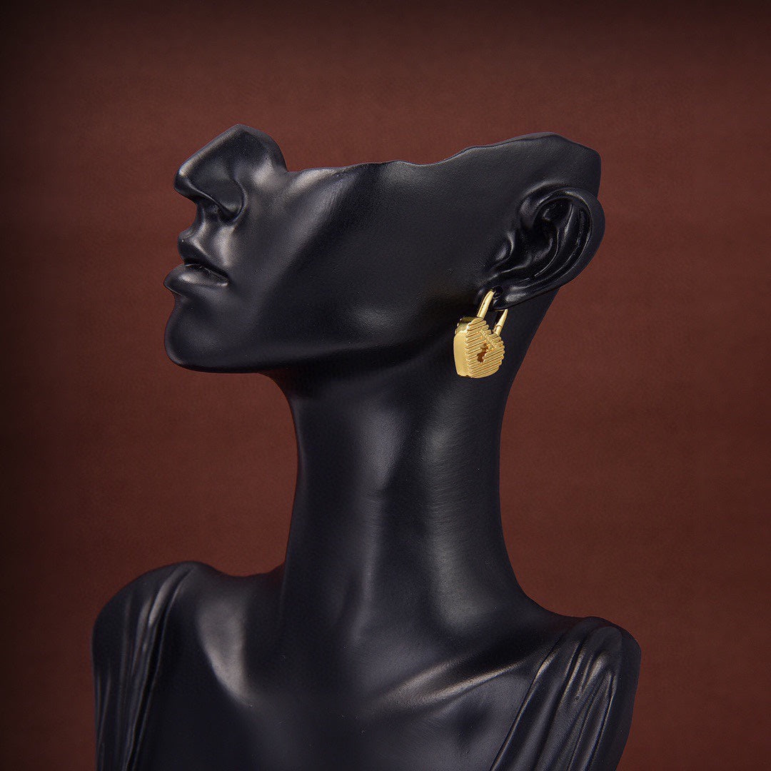 18K BB Hear Lock Earrings