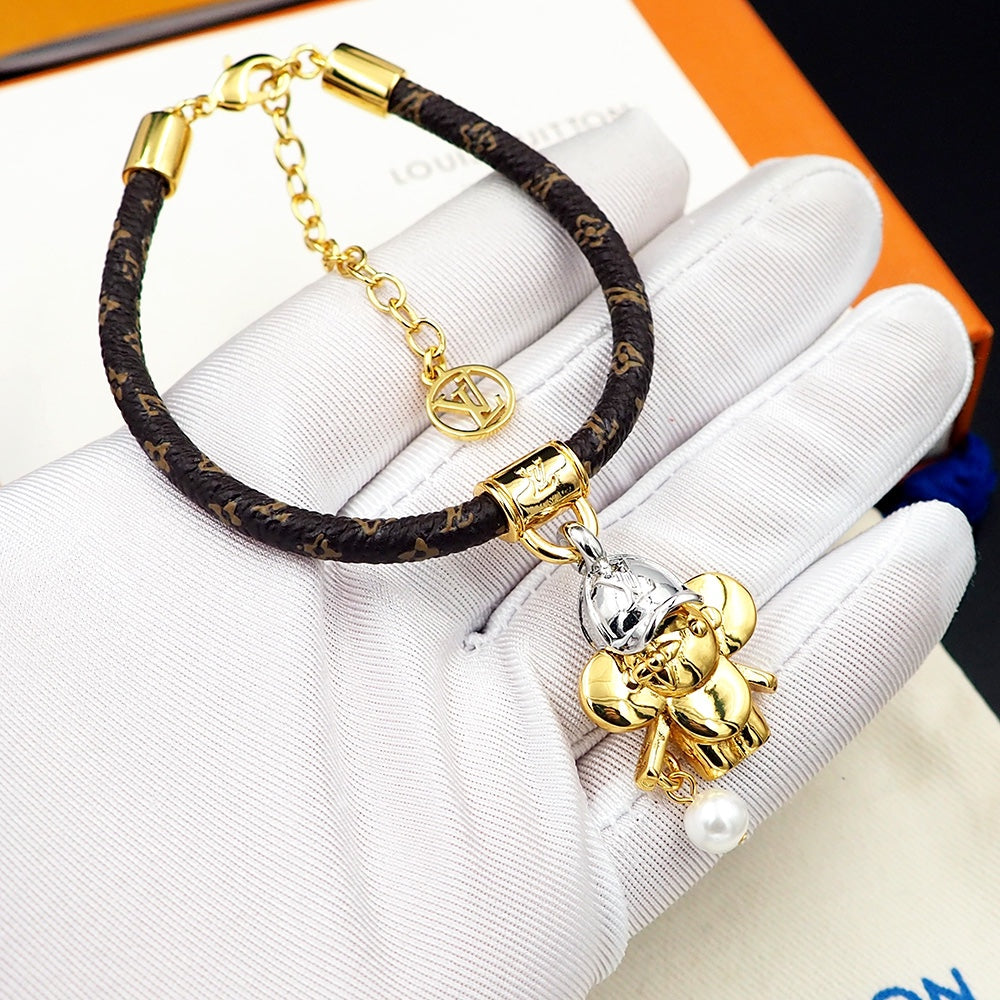 18K Louis Vivienne Pearls Bracelet