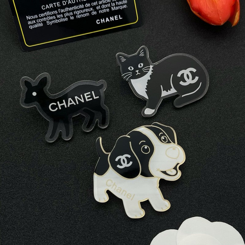 18K CC Dog Brooch